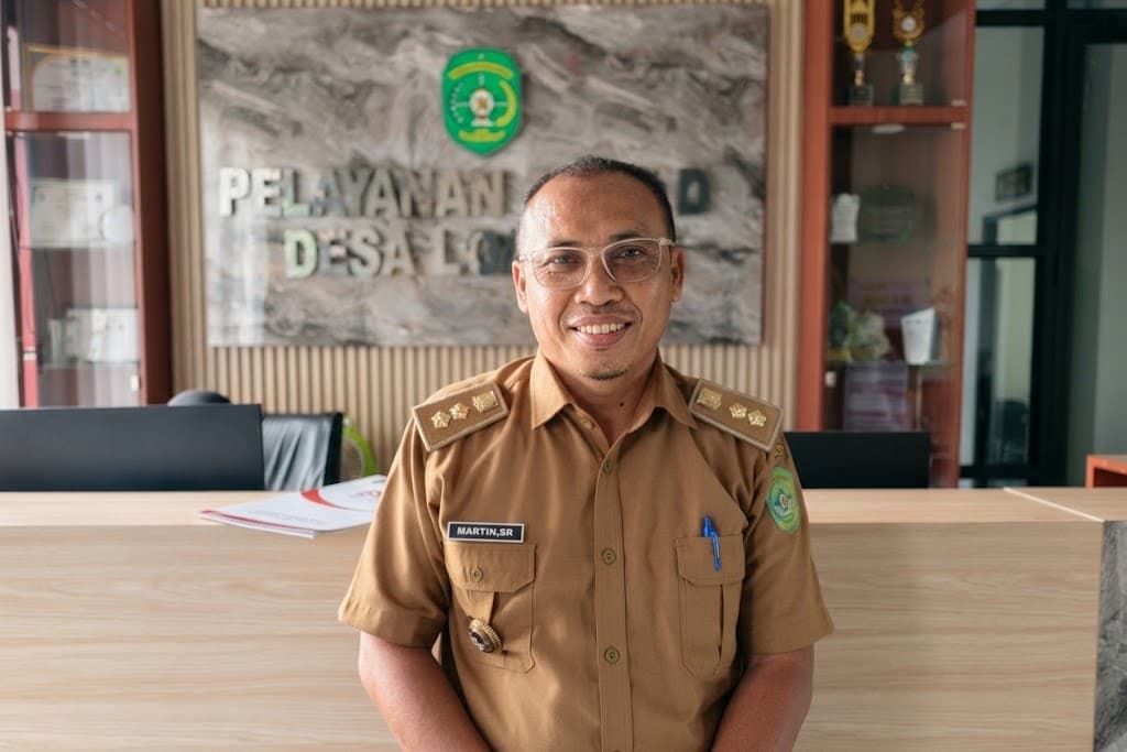 Martin - Kepala Desa Loa Raya